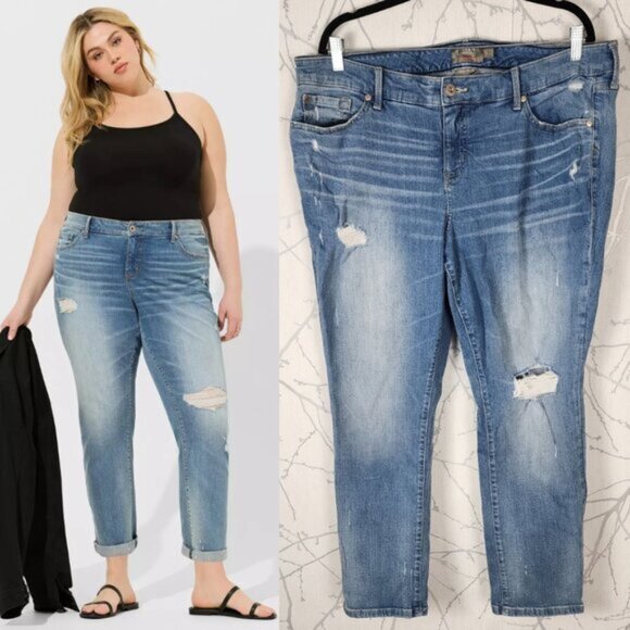 Torrid Light Wash Distressed Vintage Stretch Mid Rise Boyfriend Jeans - Picture 1 of 6